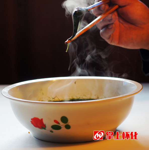 在通道，侗家人食用綠藻絲已有近千年的歷史